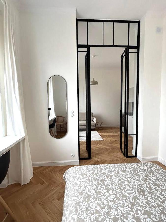 Old Town Residence , Wi-Fi , 2-Beds , Aesthetics - By Hik Apartments Warszawa Exteriör bild